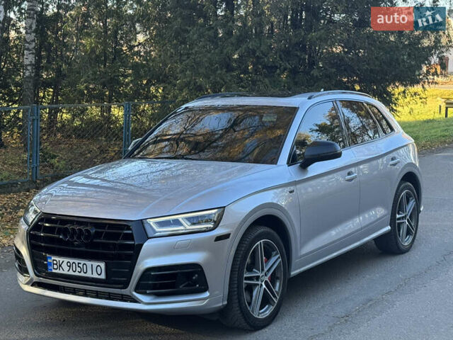 Серый Ауди SQ5, объемом двигателя 3 л и пробегом 42 тыс. км за 27100 $, фото 1 на Automoto.ua