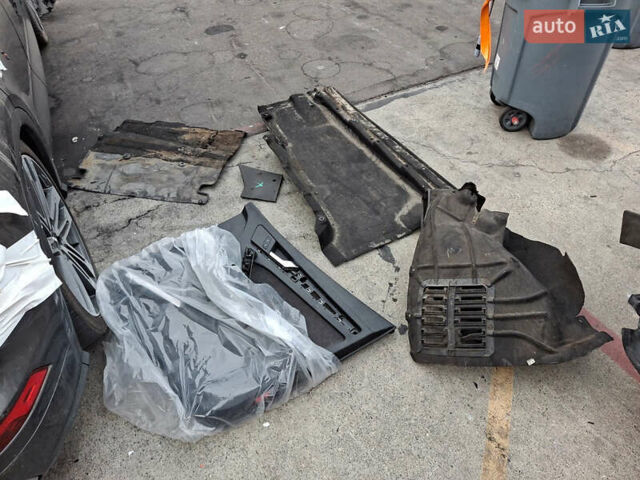 Сірий Ауді SQ5, об'ємом двигуна 3 л та пробігом 60 тис. км за 27500 $, фото 25 на Automoto.ua