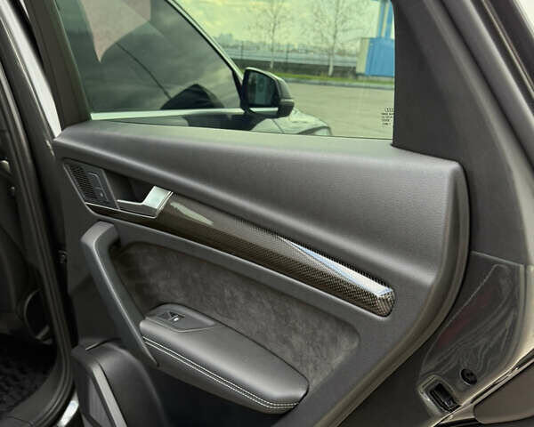 Сірий Ауді SQ5, об'ємом двигуна 3 л та пробігом 159 тис. км за 29999 $, фото 26 на Automoto.ua
