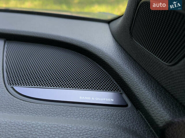 Сірий Ауді SQ5, об'ємом двигуна 3 л та пробігом 69 тис. км за 41999 $, фото 42 на Automoto.ua