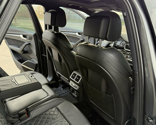 Сірий Ауді SQ5, об'ємом двигуна 3 л та пробігом 159 тис. км за 29999 $, фото 23 на Automoto.ua