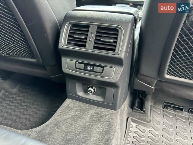 Серый Ауди SQ5, объемом двигателя 3 л и пробегом 81 тыс. км за 28200 $, фото 11 на Automoto.ua