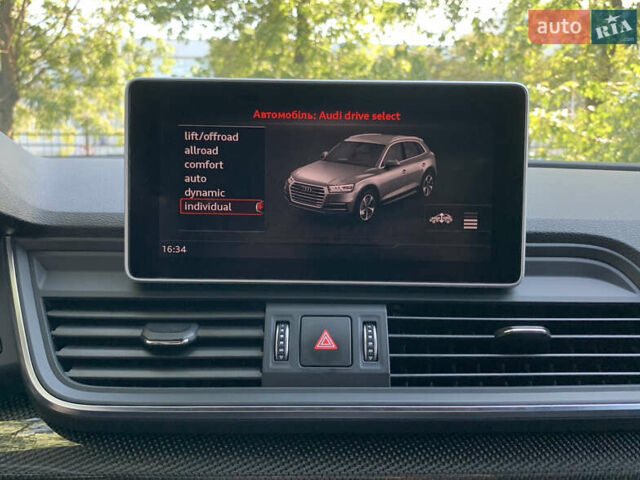 Сірий Ауді SQ5, об'ємом двигуна 3 л та пробігом 69 тис. км за 41999 $, фото 48 на Automoto.ua