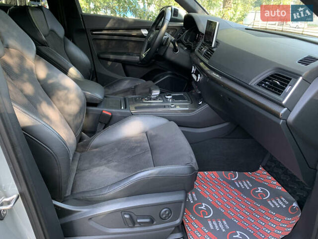 Сірий Ауді SQ5, об'ємом двигуна 3 л та пробігом 69 тис. км за 41999 $, фото 40 на Automoto.ua