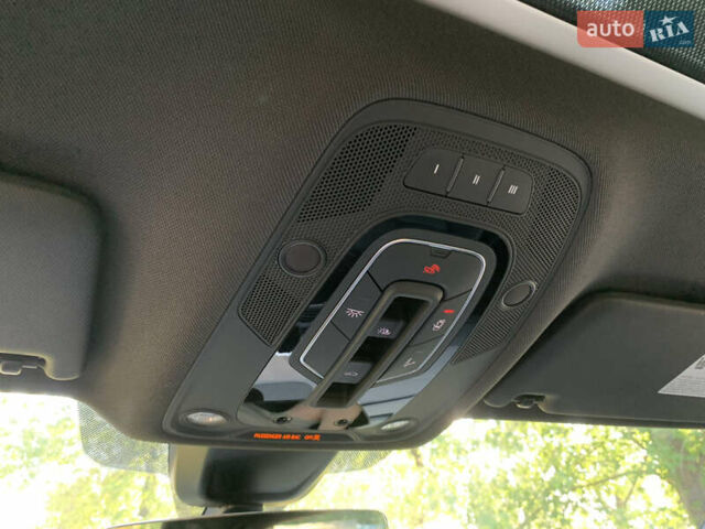 Сірий Ауді SQ5, об'ємом двигуна 3 л та пробігом 69 тис. км за 41999 $, фото 47 на Automoto.ua