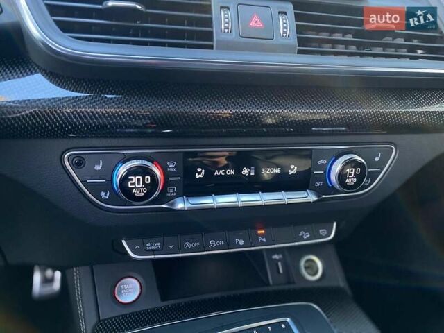 Сірий Ауді SQ5, об'ємом двигуна 3 л та пробігом 69 тис. км за 43000 $, фото 28 на Automoto.ua