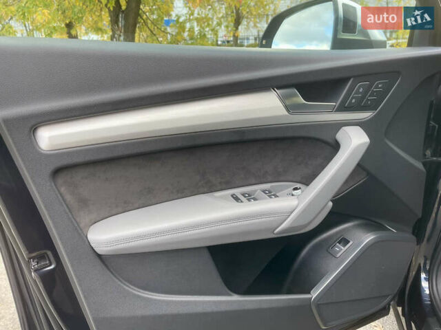 Серый Ауди SQ5, объемом двигателя 3 л и пробегом 98 тыс. км за 34999 $, фото 30 на Automoto.ua