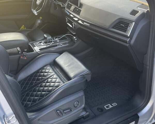 Серый Ауди SQ5, объемом двигателя 3 л и пробегом 108 тыс. км за 37000 $, фото 9 на Automoto.ua