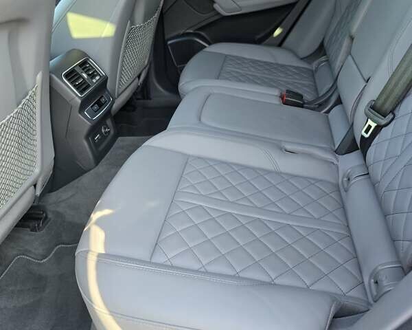 Серый Ауди SQ5, объемом двигателя 3 л и пробегом 70 тыс. км за 43500 $, фото 18 на Automoto.ua