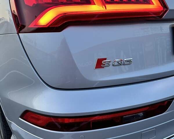Сірий Ауді SQ5, об'ємом двигуна 3 л та пробігом 79 тис. км за 49499 $, фото 28 на Automoto.ua