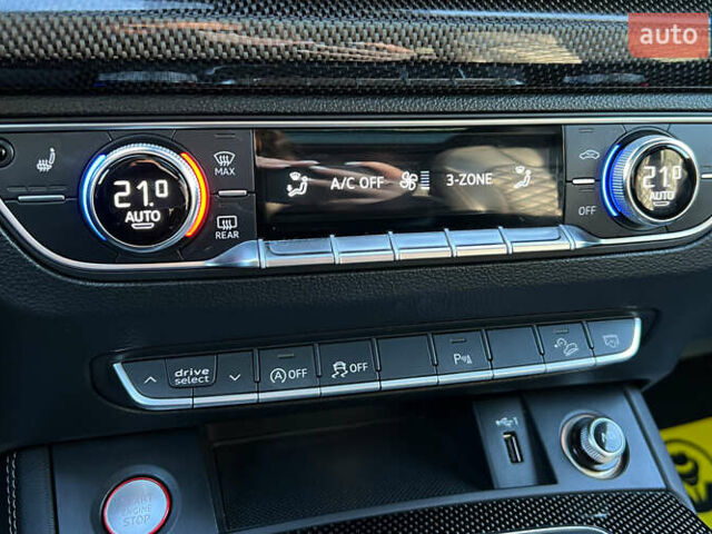 Сірий Ауді SQ5, об'ємом двигуна 3 л та пробігом 72 тис. км за 43700 $, фото 16 на Automoto.ua