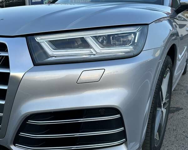 Сірий Ауді SQ5, об'ємом двигуна 3 л та пробігом 79 тис. км за 49499 $, фото 8 на Automoto.ua