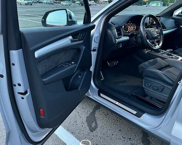 Сірий Ауді SQ5, об'ємом двигуна 3 л та пробігом 79 тис. км за 49499 $, фото 34 на Automoto.ua