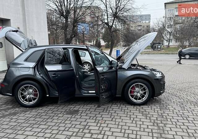 Серый Ауди SQ5, объемом двигателя 3 л и пробегом 59 тыс. км за 46450 $, фото 6 на Automoto.ua