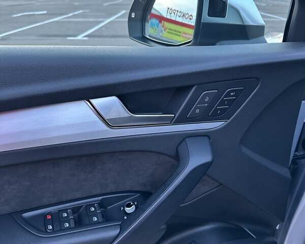 Сірий Ауді SQ5, об'ємом двигуна 3 л та пробігом 79 тис. км за 49499 $, фото 20 на Automoto.ua