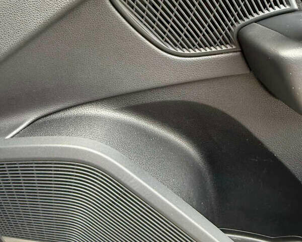 Сірий Ауді SQ5, об'ємом двигуна 3 л та пробігом 68 тис. км за 32800 $, фото 22 на Automoto.ua