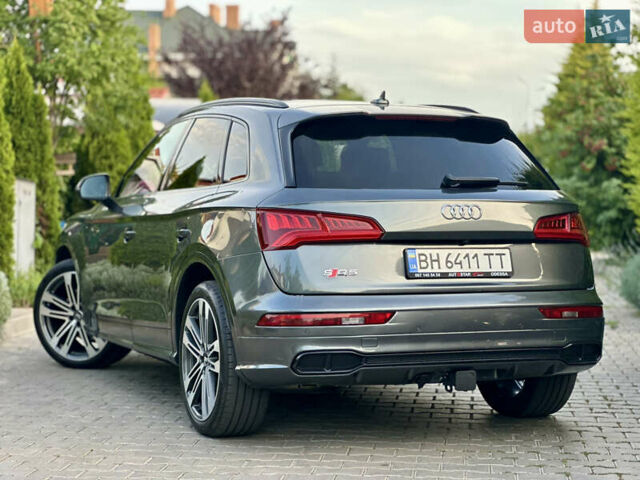 Серый Ауди SQ5, объемом двигателя 3 л и пробегом 106 тыс. км за 39999 $, фото 2 на Automoto.ua