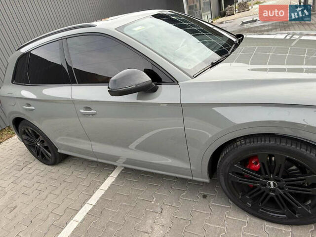 Сірий Ауді SQ5, об'ємом двигуна 3 л та пробігом 68 тис. км за 32800 $, фото 2 на Automoto.ua