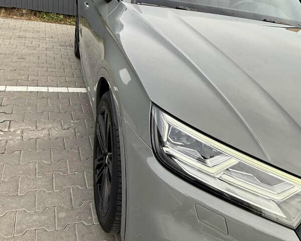 Сірий Ауді SQ5, об'ємом двигуна 3 л та пробігом 68 тис. км за 32800 $, фото 4 на Automoto.ua