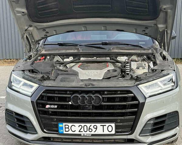 Сірий Ауді SQ5, об'ємом двигуна 3 л та пробігом 68 тис. км за 32800 $, фото 10 на Automoto.ua