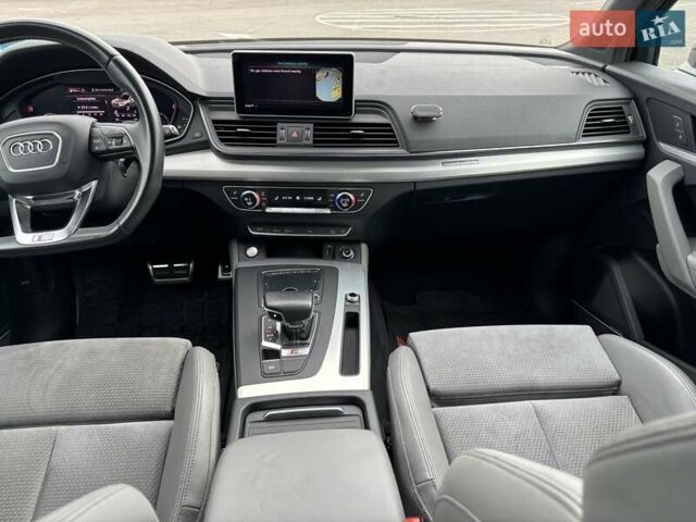 Серый Ауди SQ5, объемом двигателя 3 л и пробегом 88 тыс. км за 42000 $, фото 3 на Automoto.ua