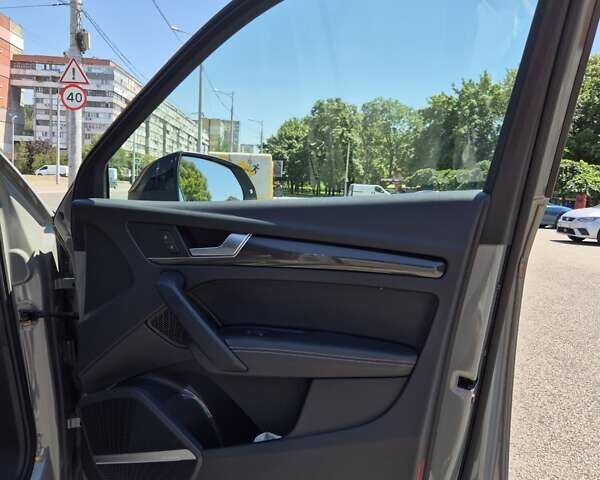 Сірий Ауді SQ5, об'ємом двигуна 3 л та пробігом 73 тис. км за 46000 $, фото 33 на Automoto.ua