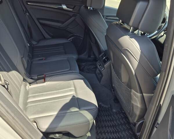 Сірий Ауді SQ5, об'ємом двигуна 3 л та пробігом 73 тис. км за 46000 $, фото 30 на Automoto.ua