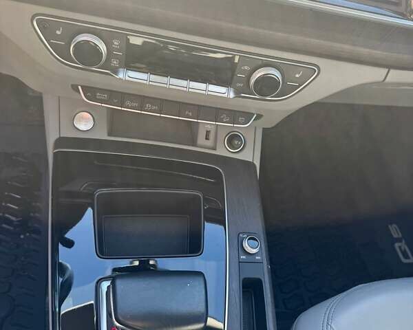 Серый Ауди SQ5, объемом двигателя 2 л и пробегом 63 тыс. км за 40500 $, фото 18 на Automoto.ua