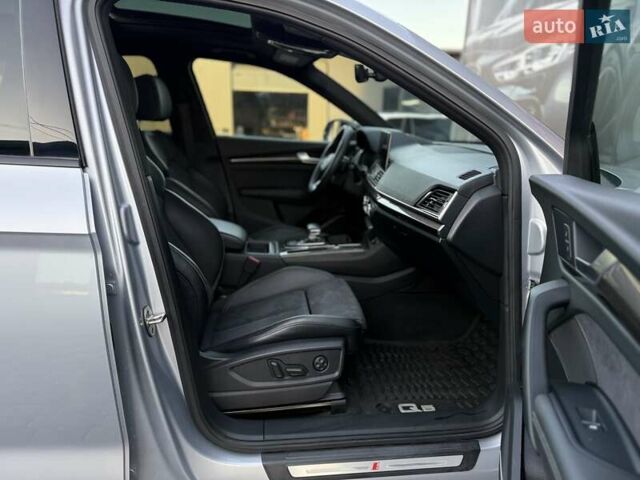 Сірий Ауді SQ5, об'ємом двигуна 3 л та пробігом 18 тис. км за 35500 $, фото 71 на Automoto.ua