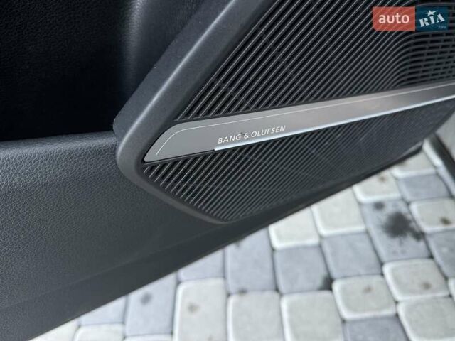 Сірий Ауді SQ5, об'ємом двигуна 3 л та пробігом 18 тис. км за 35500 $, фото 41 на Automoto.ua