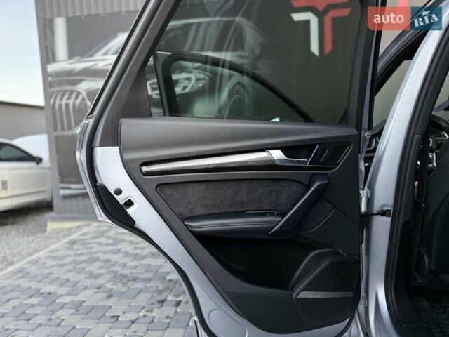 Сірий Ауді SQ5, об'ємом двигуна 3 л та пробігом 18 тис. км за 35500 $, фото 66 на Automoto.ua