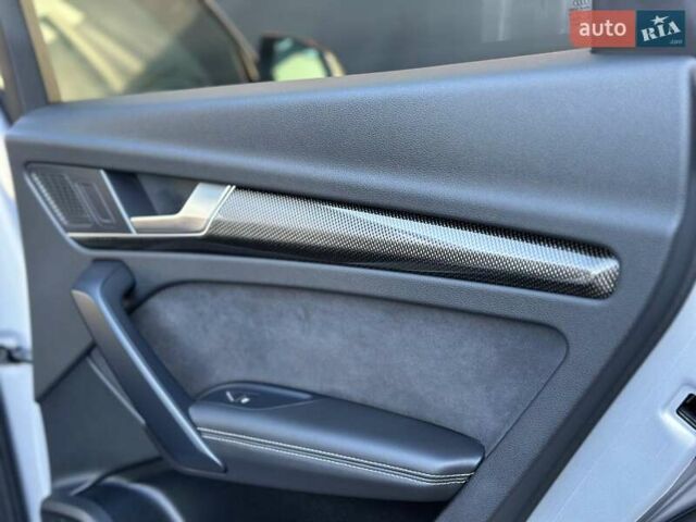 Серый Ауди SQ5, объемом двигателя 3 л и пробегом 18 тыс. км за 35900 $, фото 79 на Automoto.ua