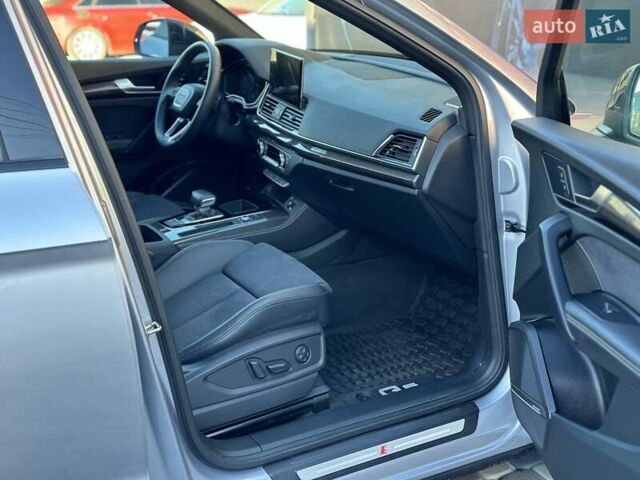 Серый Ауди SQ5, объемом двигателя 3 л и пробегом 18 тыс. км за 35900 $, фото 73 на Automoto.ua