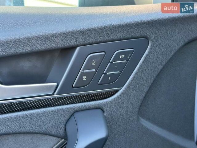 Серый Ауди SQ5, объемом двигателя 3 л и пробегом 18 тыс. км за 35900 $, фото 39 на Automoto.ua
