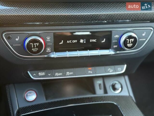 Серый Ауди SQ5, объемом двигателя 3 л и пробегом 18 тыс. км за 35900 $, фото 52 на Automoto.ua