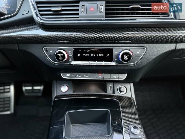Сірий Ауді SQ5, об'ємом двигуна 3 л та пробігом 18 тис. км за 35500 $, фото 56 на Automoto.ua