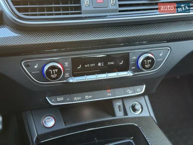 Серый Ауди SQ5, объемом двигателя 3 л и пробегом 18 тыс. км за 35900 $, фото 49 на Automoto.ua