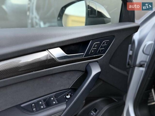 Сірий Ауді SQ5, об'ємом двигуна 3 л та пробігом 18 тис. км за 35500 $, фото 39 на Automoto.ua