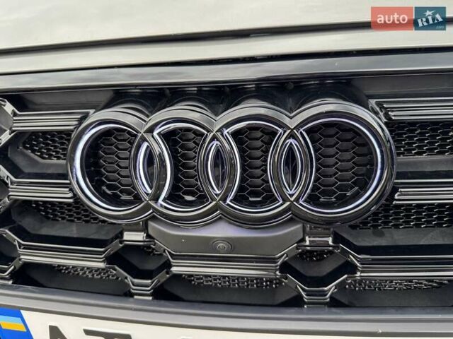 Сірий Ауді SQ5, об'ємом двигуна 3 л та пробігом 36 тис. км за 47700 $, фото 41 на Automoto.ua