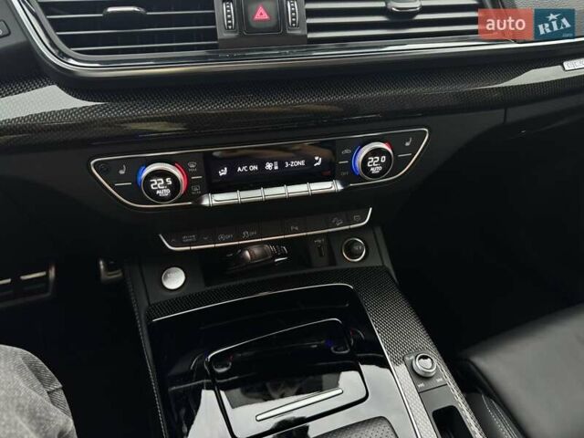 Сірий Ауді SQ5, об'ємом двигуна 3 л та пробігом 36 тис. км за 47700 $, фото 44 на Automoto.ua