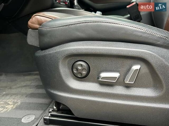 Ауді SQ5 2015 у Києві на Automoto.ua Синій Ауді SQ5, об'ємом двигуна 3 л та пробігом 166 тис. км за 19500 $, фото 23 на Automoto.ua