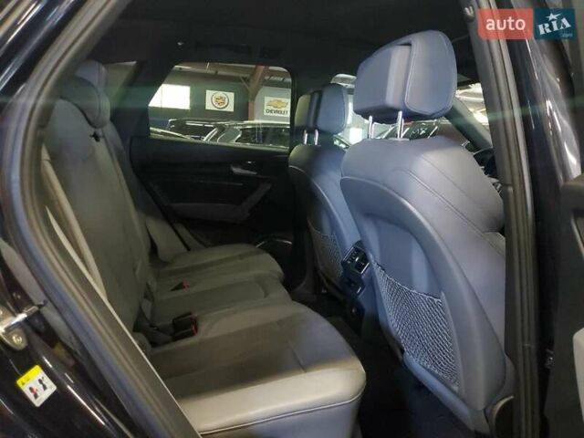 Синій Ауді SQ5, об'ємом двигуна 3 л та пробігом 114 тис. км за 10800 $, фото 10 на Automoto.ua