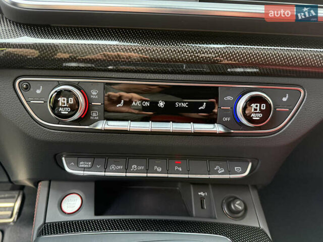 Синий Ауди SQ5, объемом двигателя 3 л и пробегом 42 тыс. км за 53500 $, фото 42 на Automoto.ua