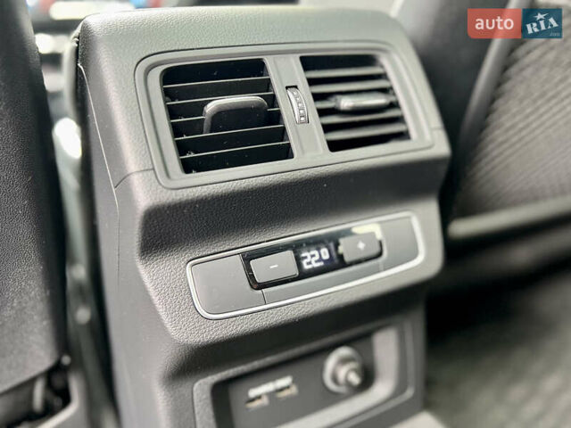 Синій Ауді SQ5, об'ємом двигуна 3 л та пробігом 57 тис. км за 43000 $, фото 44 на Automoto.ua