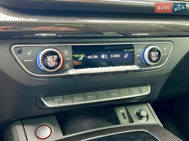 Синій Ауді SQ5, об'ємом двигуна 3 л та пробігом 57 тис. км за 43000 $, фото 35 на Automoto.ua