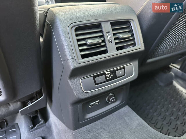 Синий Ауди SQ5, объемом двигателя 3 л и пробегом 27 тыс. км за 42800 $, фото 50 на Automoto.ua