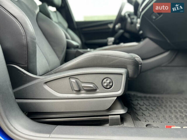 Синій Ауді SQ5, об'ємом двигуна 3 л та пробігом 57 тис. км за 43000 $, фото 47 на Automoto.ua