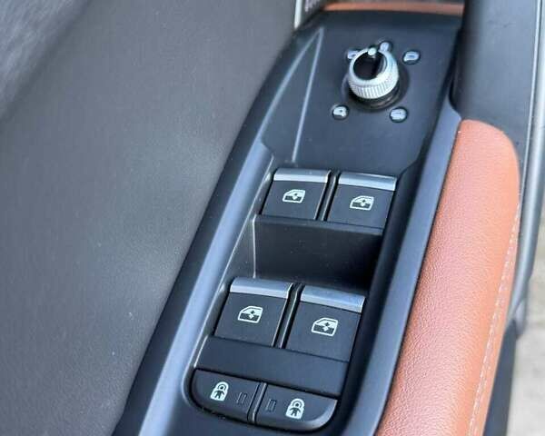 Синий Ауди SQ5, объемом двигателя 1.98 л и пробегом 52 тыс. км за 33900 $, фото 48 на Automoto.ua