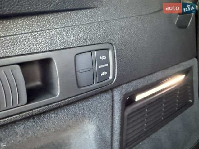 Белый Ауди SQ5 Sportback, объемом двигателя 3 л и пробегом 37 тыс. км за 52000 $, фото 24 на Automoto.ua