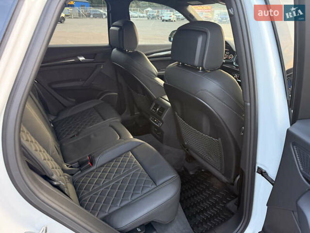 Белый Ауди SQ5 Sportback, объемом двигателя 3 л и пробегом 37 тыс. км за 52000 $, фото 10 на Automoto.ua